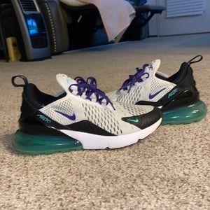 Air max 270. Size 8.5.